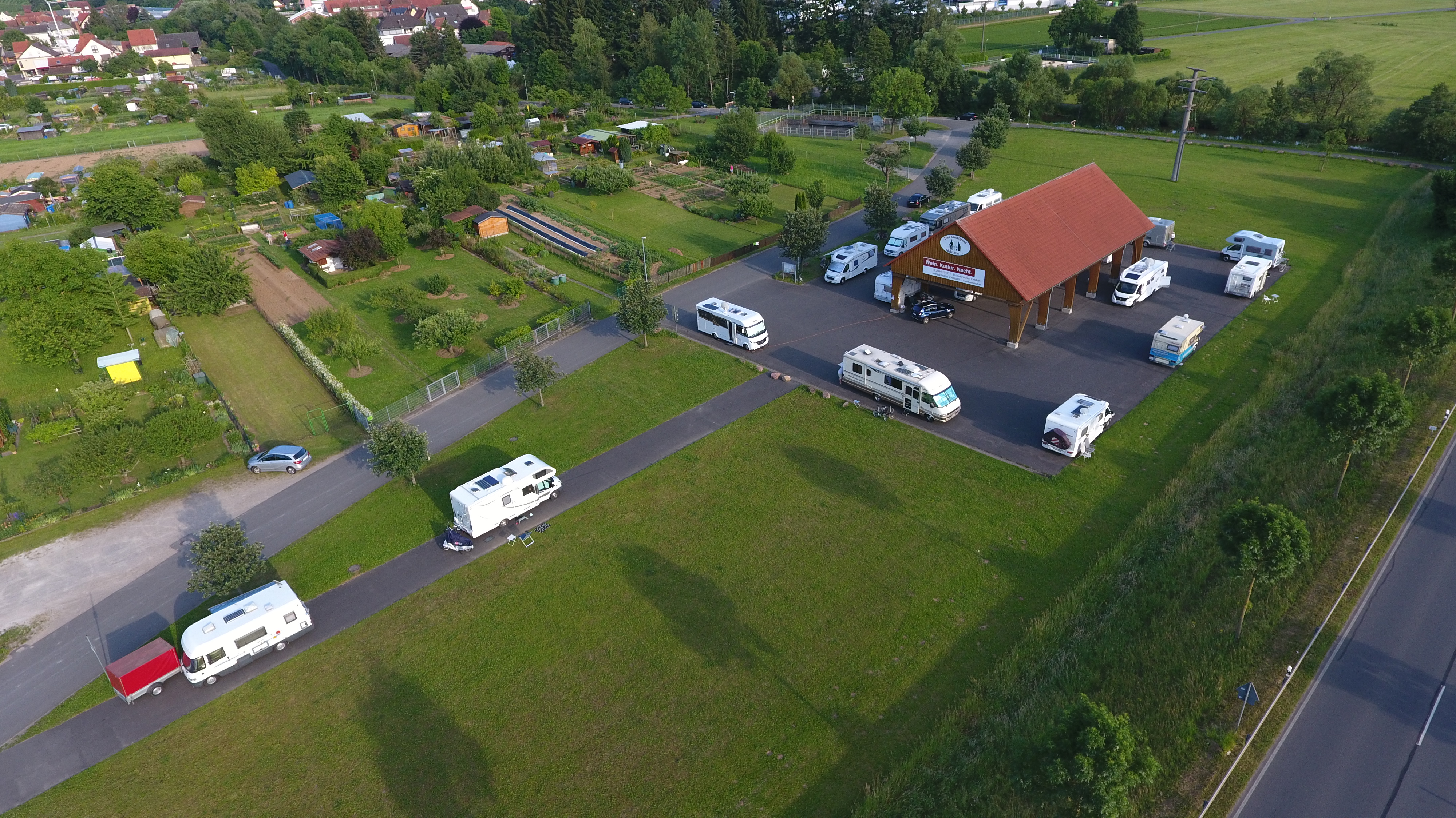 Wohnmobilstellplatz Luftbild.JPG