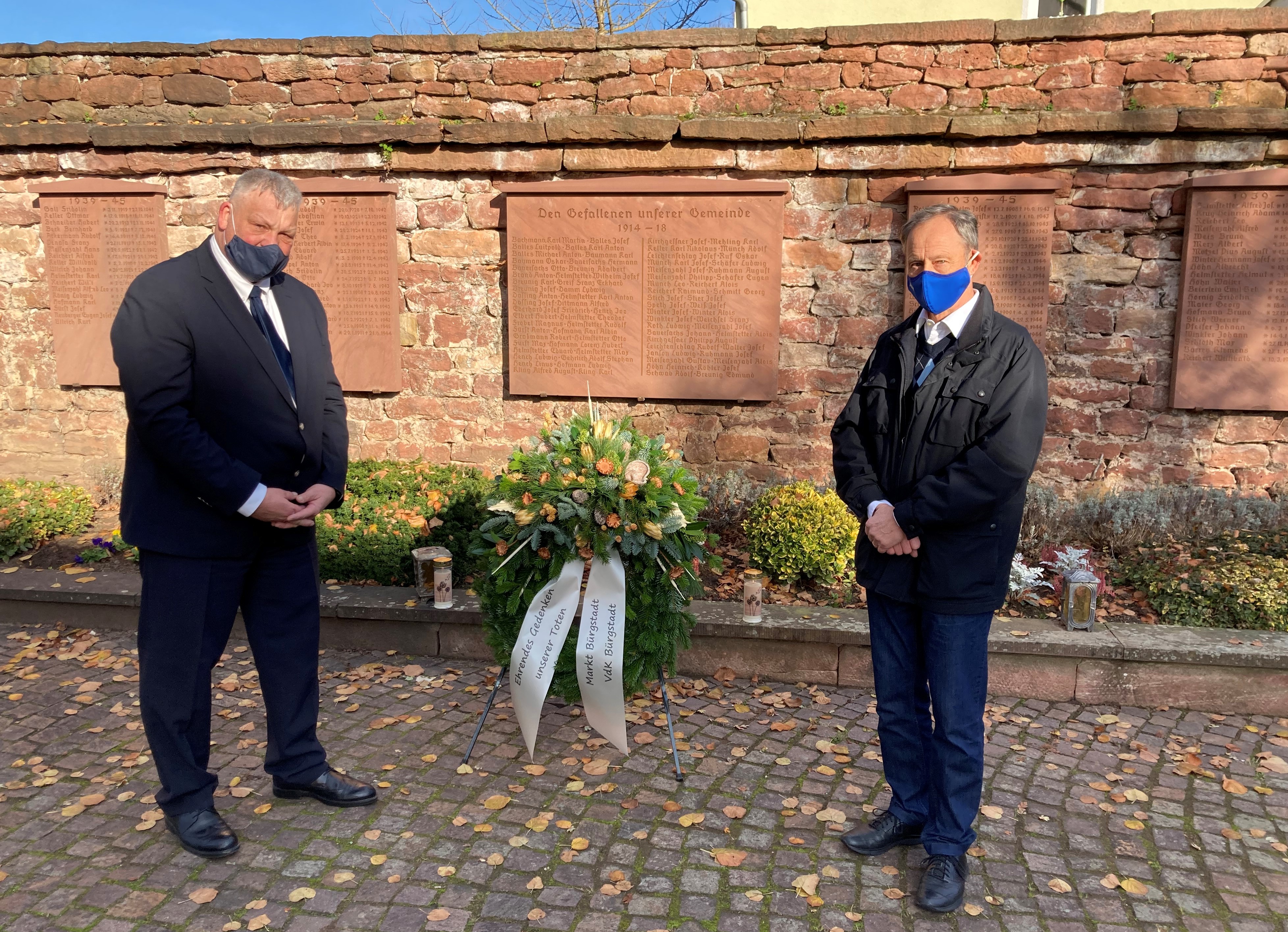 Volkstrauertag Kranzniederlegung 2020 2.jpg